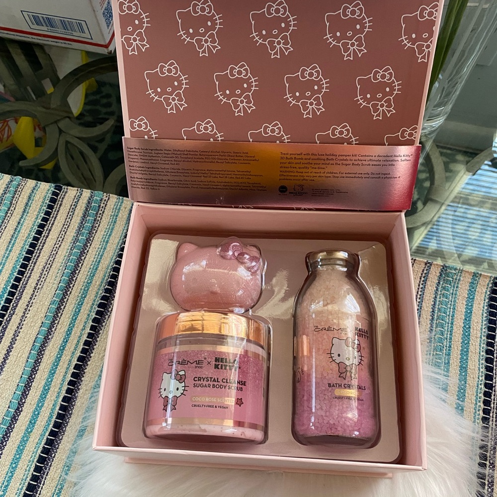 New Hello kitty limited edition lovely luxury bath spa kit - Picture 7 of 13